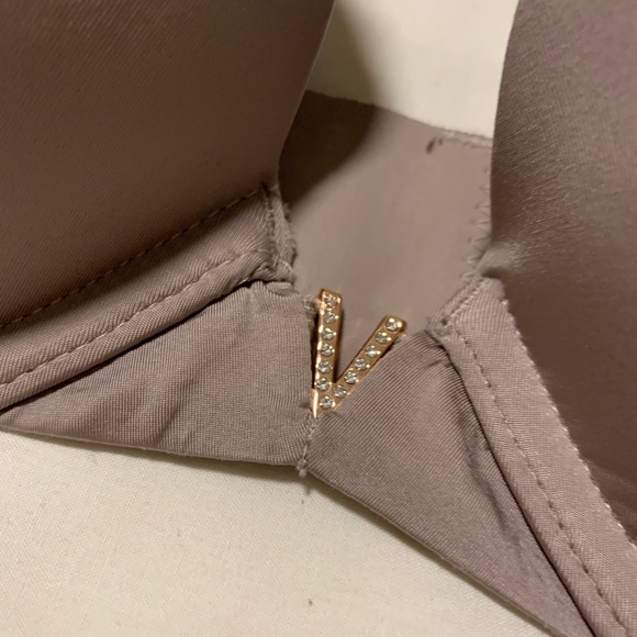 32DD Victoria’s secret push up bra / satin - Picture 2 of 5